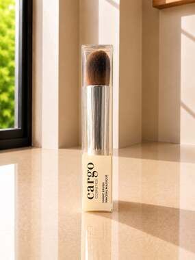 $35 New CARGO Cosmetics Magic Brush All-in-One Foundation Powder Brush